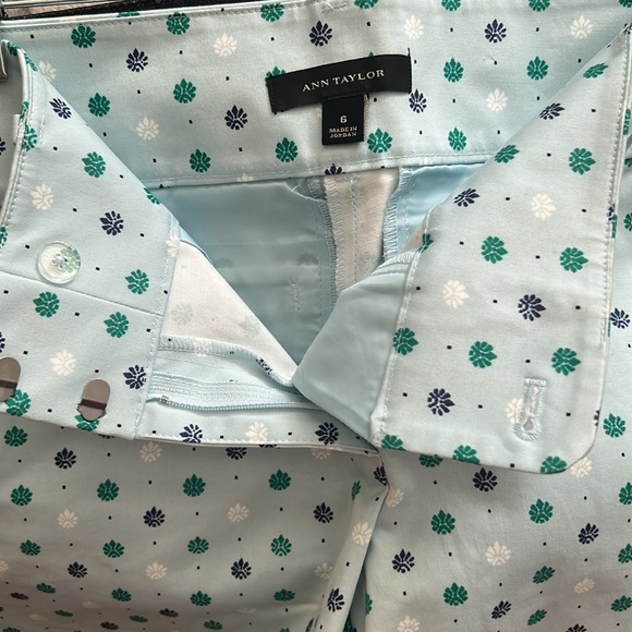 Ann Taylor Print Shorts - Picture 4 of 7